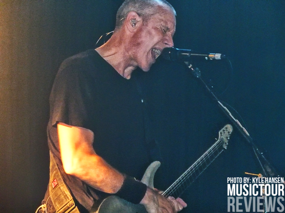 helmet-chicago-music tour reviews-2011-7