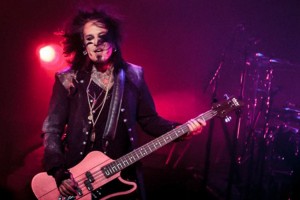 Motley-feature